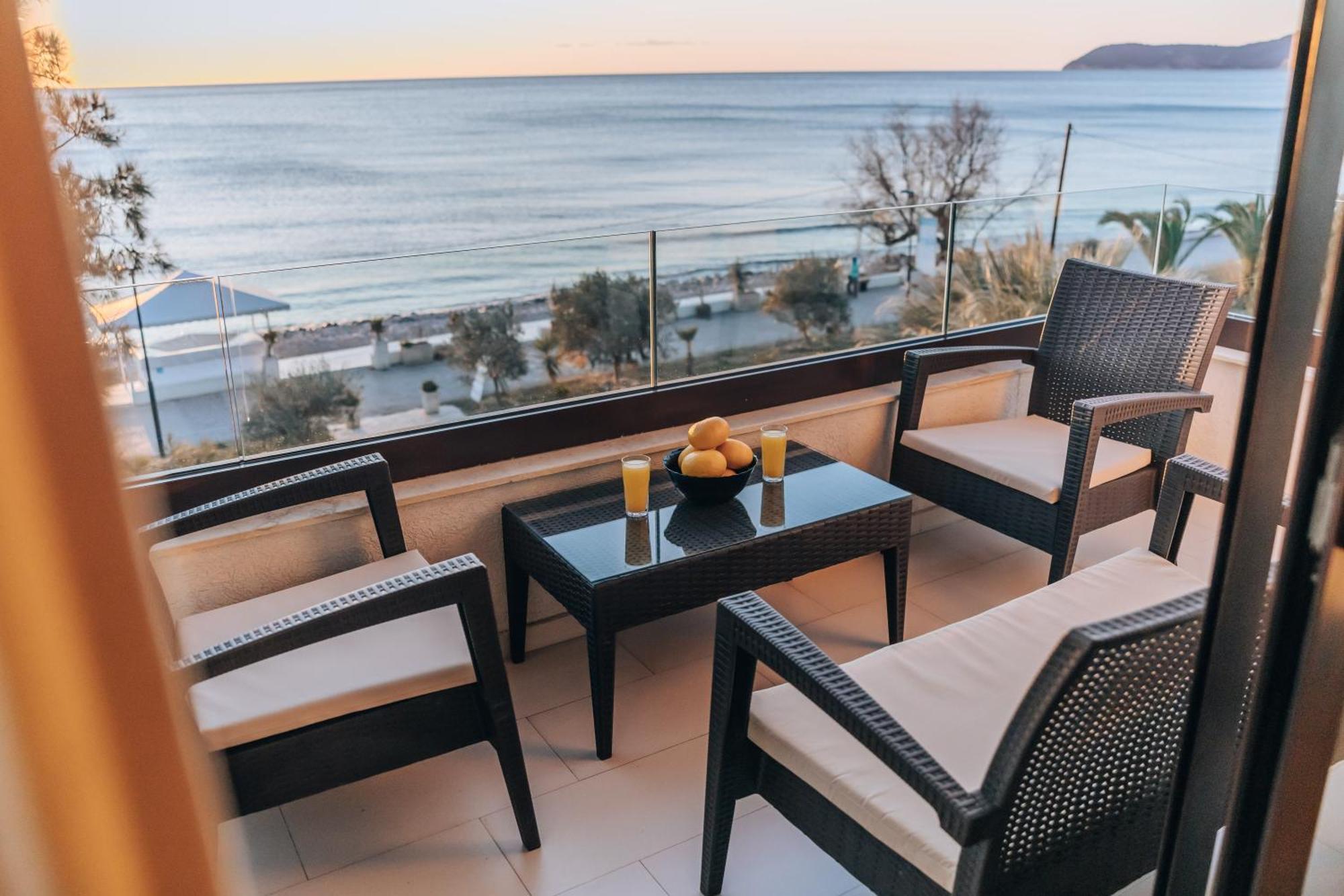 Apartments Kuce Lekovica Beach & Snack Bar- Bistro Pokoj fotografie