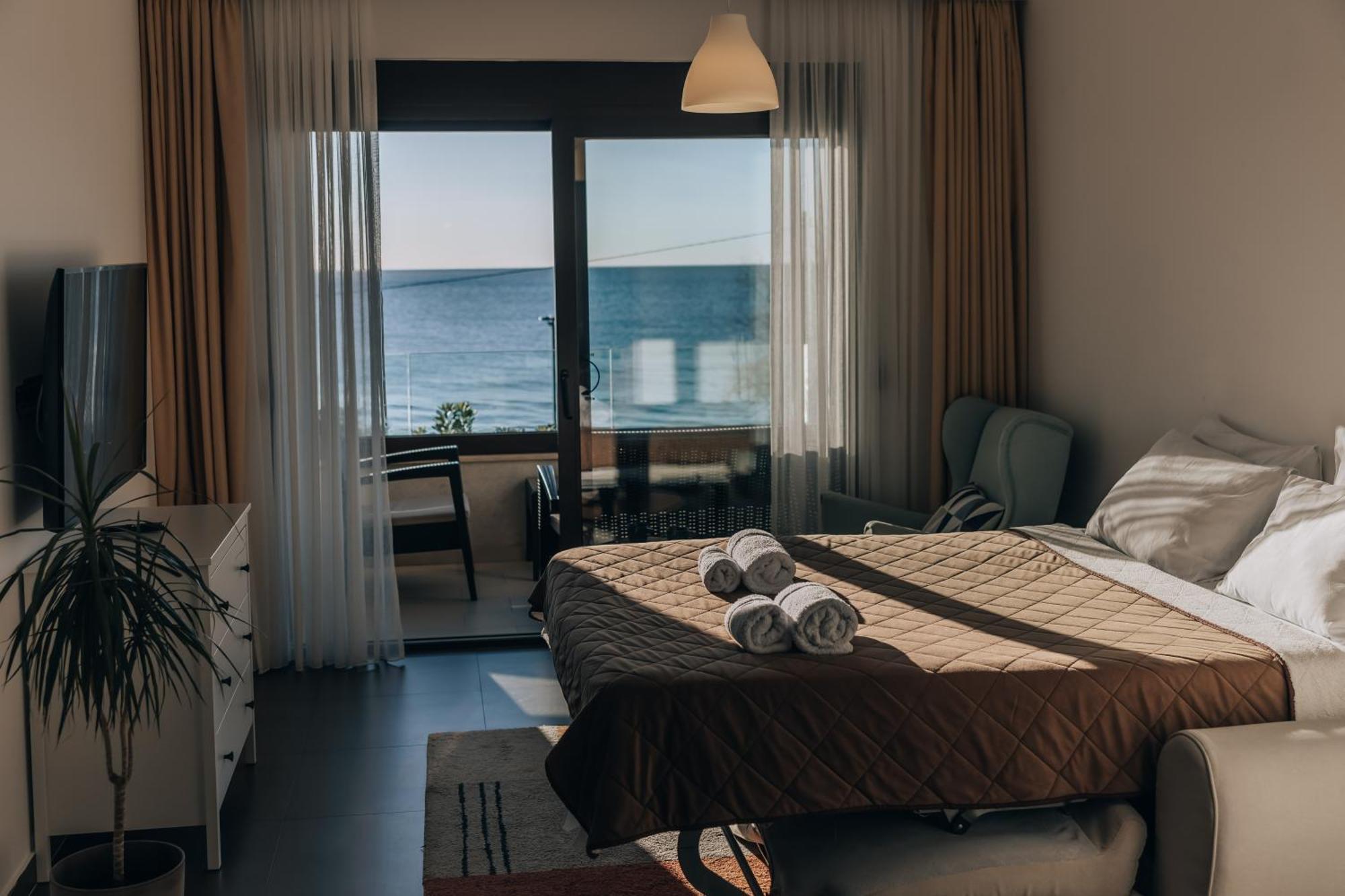 Apartments Kuce Lekovica Beach & Snack Bar- Bistro Pokoj fotografie
