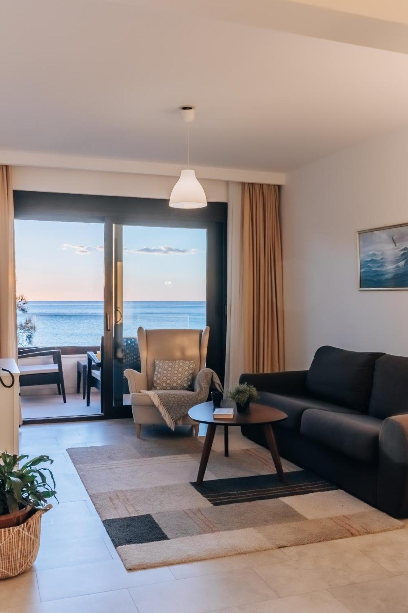 Apartments Kuce Lekovica Beach & Snack Bar- Bistro Exteriér fotografie