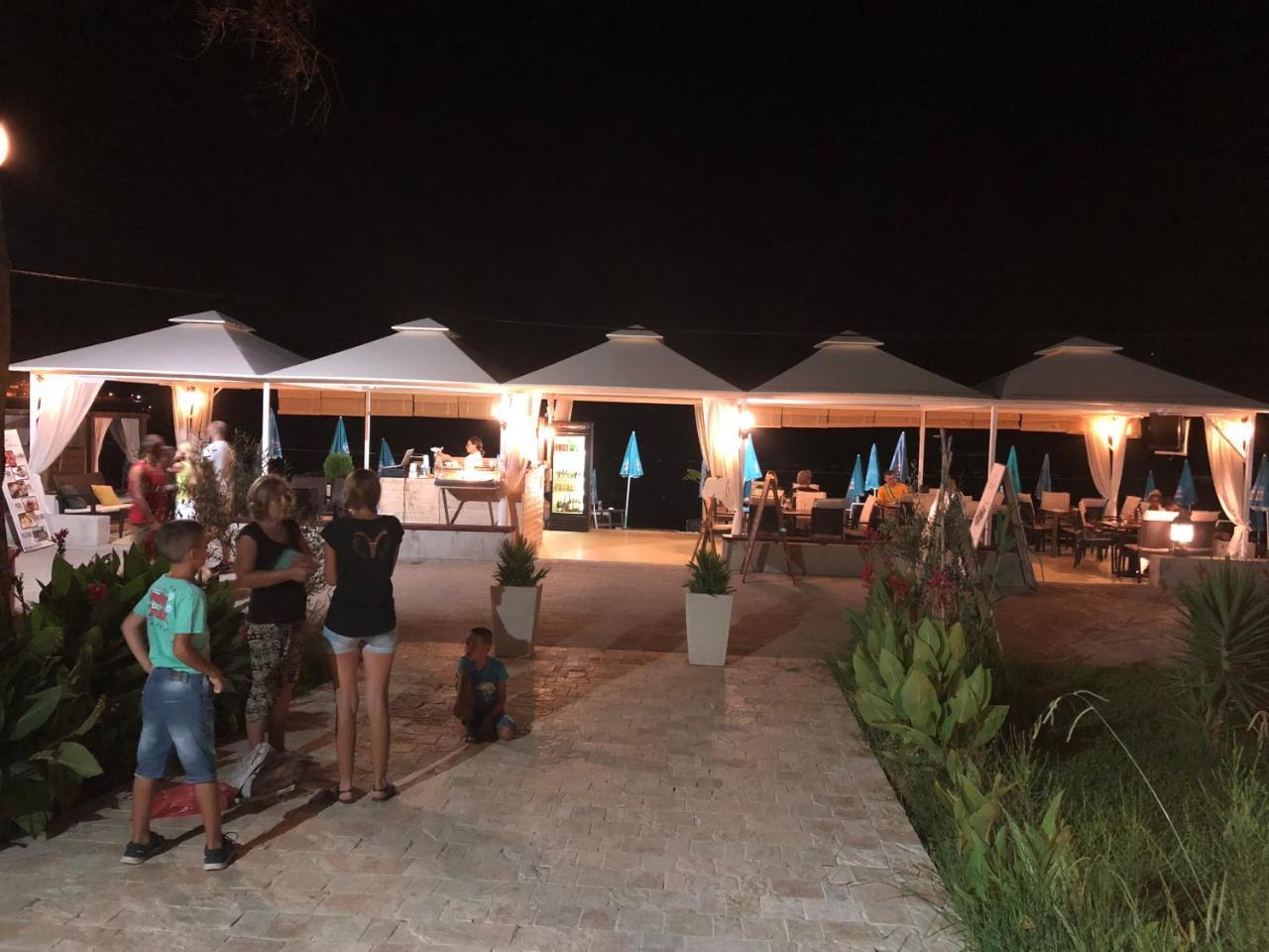 Apartments Kuce Lekovica Beach & Snack Bar- Bistro Exteriér fotografie