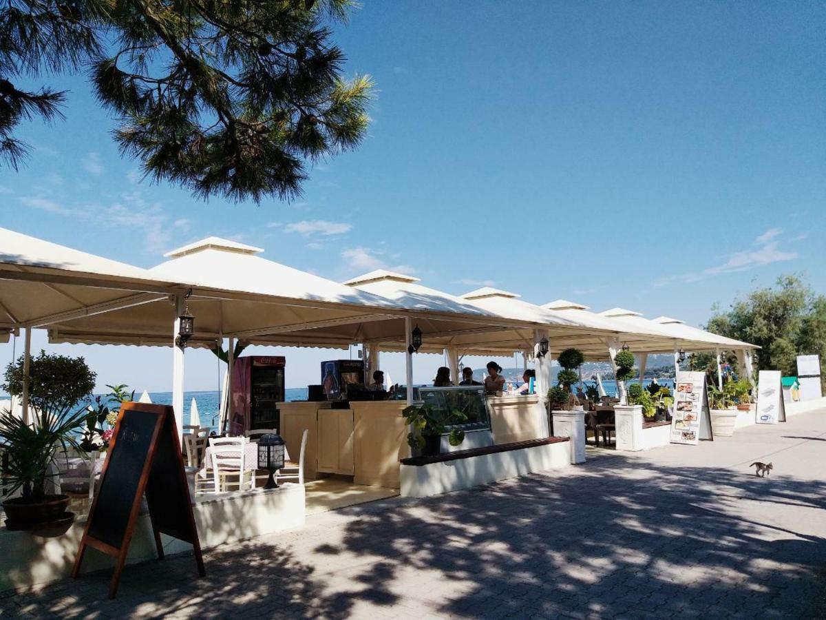 Apartments Kuce Lekovica Beach & Snack Bar- Bistro Exteriér fotografie