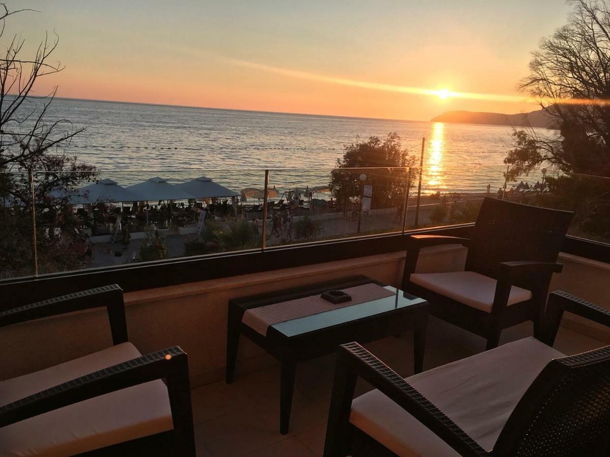 Apartments Kuce Lekovica Beach & Snack Bar- Bistro Exteriér fotografie